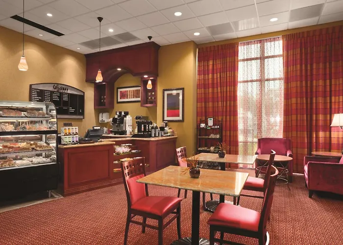 Embassy East And Riverfront Conference Center Peoria