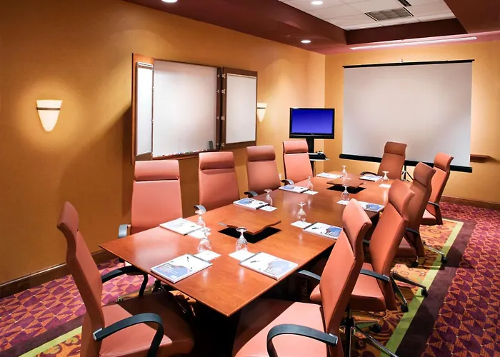 Hotel Embassy East And Riverfront Conference Center Peoria