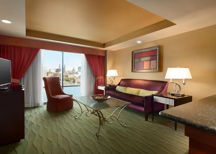 Embassy East And Riverfront Conference Center 4*