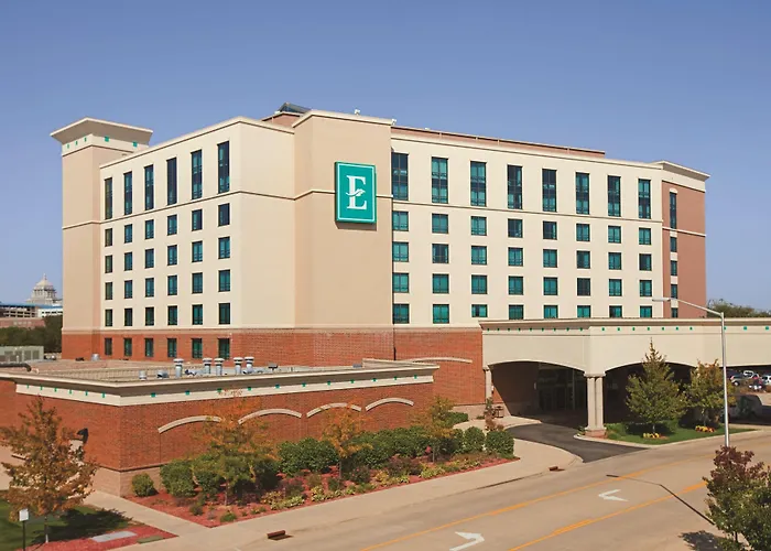 Embassy East And Riverfront Conference Center Hotel 4*