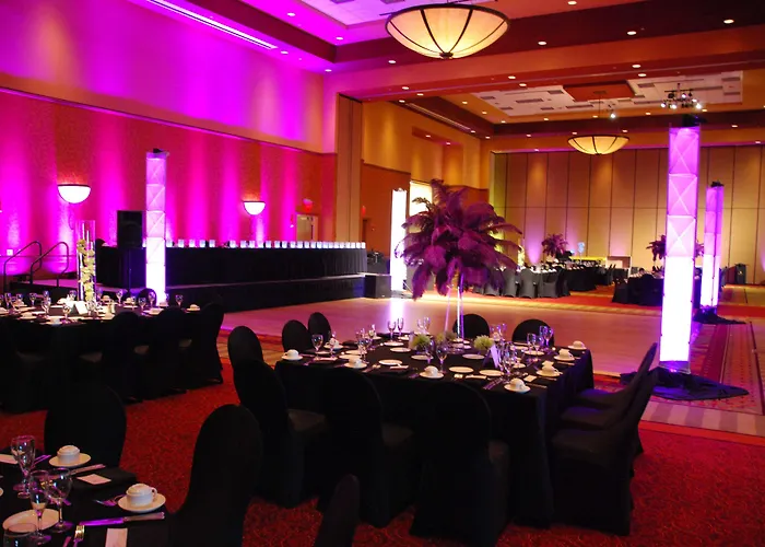 Hotel Embassy East And Riverfront Conference Center