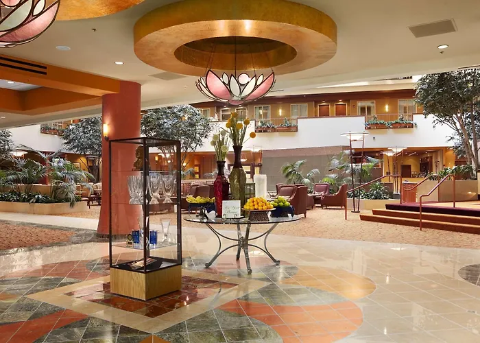 Embassy East And Riverfront Conference Center 4*