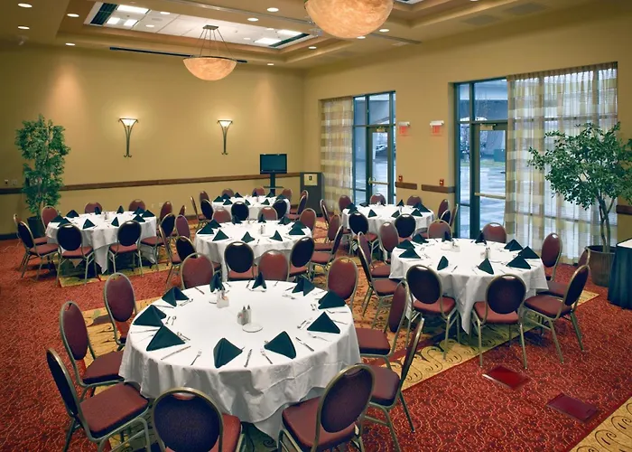 Embassy East And Riverfront Conference Center Hotel