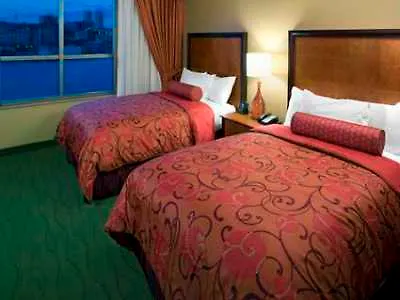 Embassy East And Riverfront Conference Center 4*