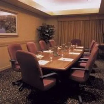 Embassy East And Riverfront Conference Center