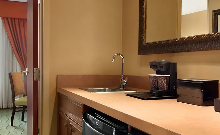 Embassy East And Riverfront Conference Center 4* Peoria