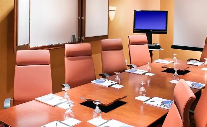 Hotel Embassy East And Riverfront Conference Center Peoria